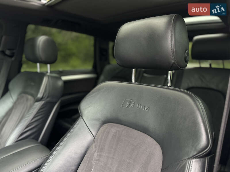 Внедорожник / Кроссовер Audi Q7 2010 в Луцке