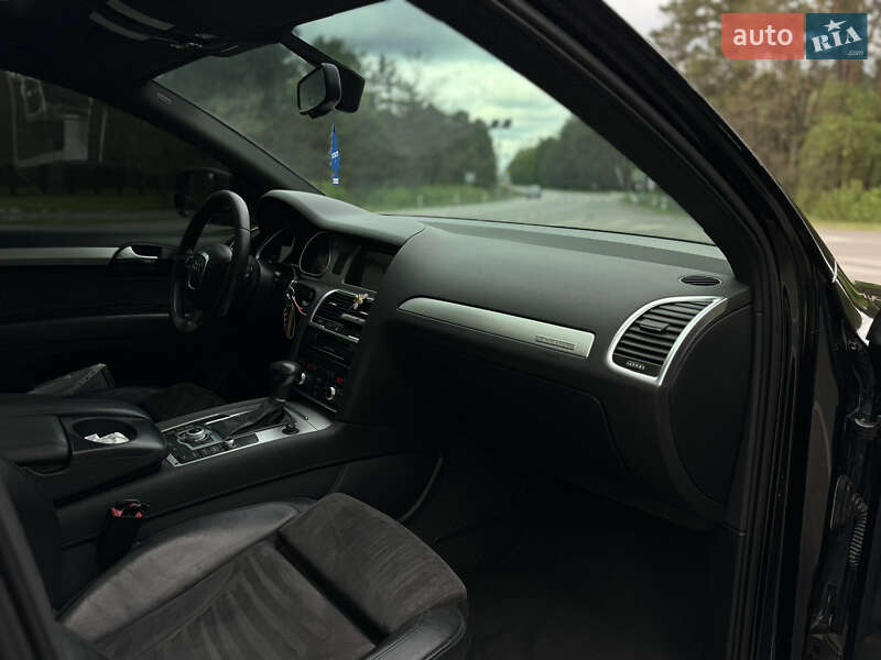 Внедорожник / Кроссовер Audi Q7 2010 в Луцке