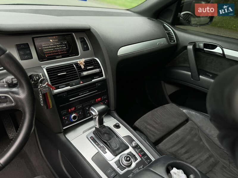 Внедорожник / Кроссовер Audi Q7 2010 в Луцке