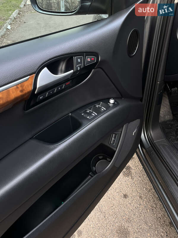Внедорожник / Кроссовер Audi Q7 2014 в Кривом Роге