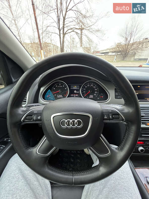 Внедорожник / Кроссовер Audi Q7 2014 в Кривом Роге