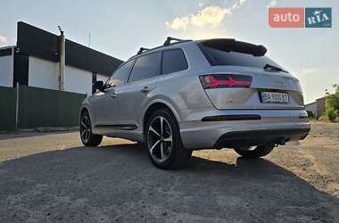 Внедорожник / Кроссовер Audi Q7 2018 в 
