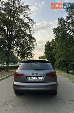 Внедорожник / Кроссовер Audi Q7 2006 в 