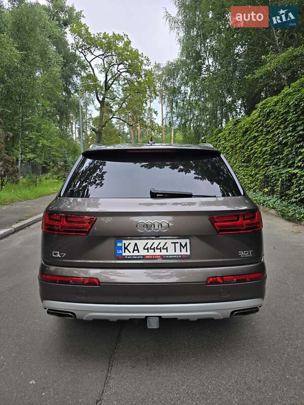 Позашляховик / Кросовер Audi Q7 2016 в Києві