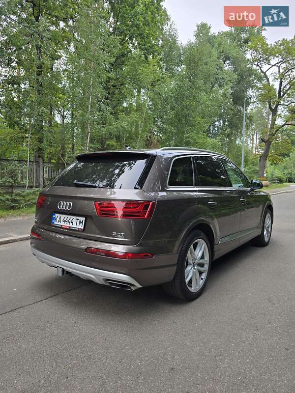 Позашляховик / Кросовер Audi Q7 2016 в Києві