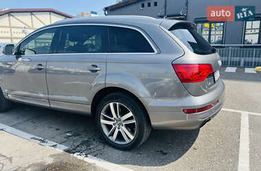 Внедорожник / Кроссовер Audi Q7 2010 в 
