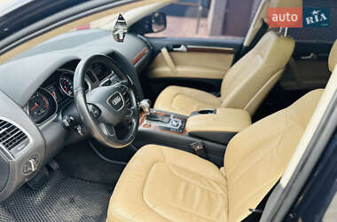Позашляховик / Кросовер Audi Q7 2011 в 