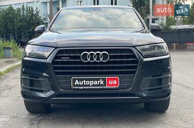 Внедорожник / Кроссовер Audi Q7 2017 в 