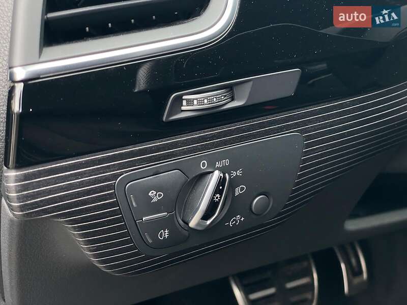 Позашляховик / Кросовер Audi Q7 2017 в Києві