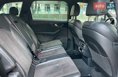 Внедорожник / Кроссовер Audi Q7 2017 в 