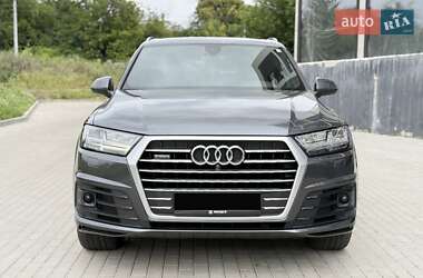 Внедорожник / Кроссовер Audi Q7 2016 в 