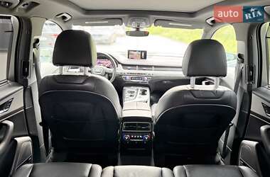 Внедорожник / Кроссовер Audi Q7 2016 в 
