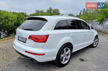 Внедорожник / Кроссовер Audi Q7 2010 в 