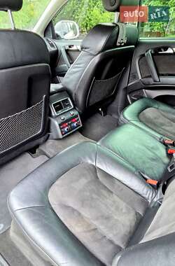Внедорожник / Кроссовер Audi Q7 2010 в 