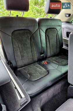 Внедорожник / Кроссовер Audi Q7 2010 в 