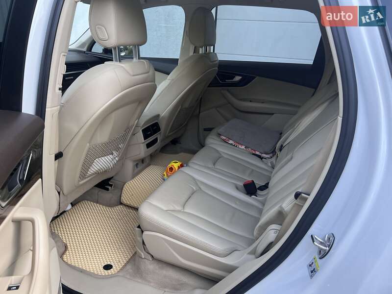 Внедорожник / Кроссовер Audi Q7 2018 в Ужгороде