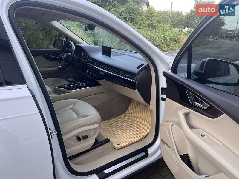 Внедорожник / Кроссовер Audi Q7 2018 в Ужгороде