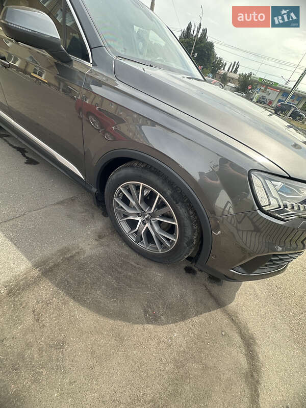 Позашляховик / Кросовер Audi Q7 2020 в Києві