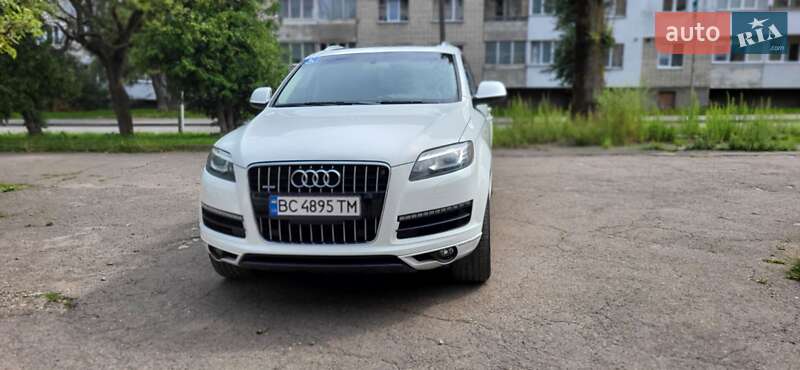 Внедорожник / Кроссовер Audi Q7 2015 в 