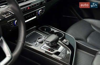Внедорожник / Кроссовер Audi Q7 2019 в 