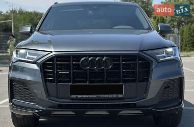 Внедорожник / Кроссовер Audi Q7 2022 в 