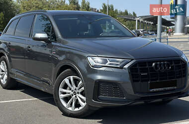 Внедорожник / Кроссовер Audi Q7 2022 в 