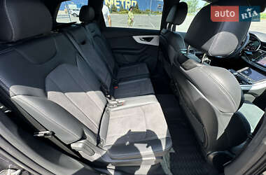 Внедорожник / Кроссовер Audi Q7 2022 в 