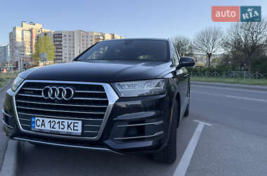 Внедорожник / Кроссовер Audi Q7 2016 в 