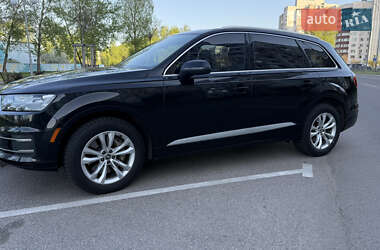 Внедорожник / Кроссовер Audi Q7 2016 в 