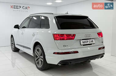 Внедорожник / Кроссовер Audi Q7 2017 в 
