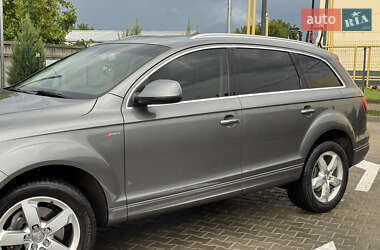Внедорожник / Кроссовер Audi Q7 2014 в 