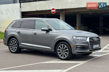 Внедорожник / Кроссовер Audi Q7 2016 в 