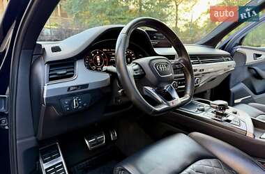 Внедорожник / Кроссовер Audi Q7 2017 в 