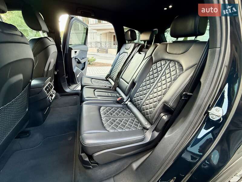 Позашляховик / Кросовер Audi Q7 2017 в Одесі