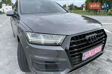 Внедорожник / Кроссовер Audi Q7 2018 в 