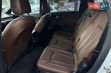 Внедорожник / Кроссовер Audi Q7 2018 в 