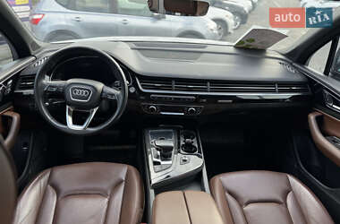 Внедорожник / Кроссовер Audi Q7 2018 в 