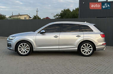 Внедорожник / Кроссовер Audi Q7 2015 в 