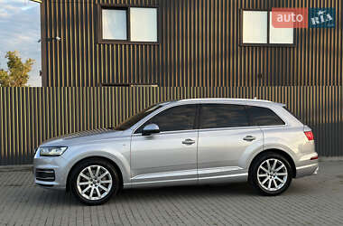 Внедорожник / Кроссовер Audi Q7 2015 в 