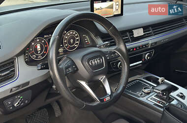 Внедорожник / Кроссовер Audi Q7 2015 в 