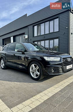 Внедорожник / Кроссовер Audi Q7 2018 в 