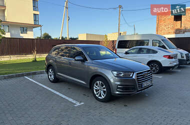 Внедорожник / Кроссовер Audi Q7 2017 в 