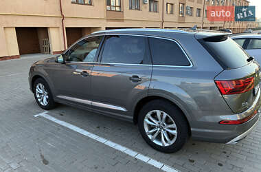Внедорожник / Кроссовер Audi Q7 2017 в 