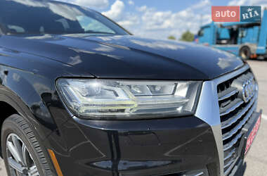 Внедорожник / Кроссовер Audi Q7 2016 в 