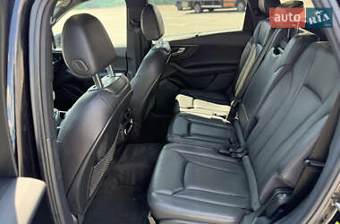 Внедорожник / Кроссовер Audi Q7 2016 в 