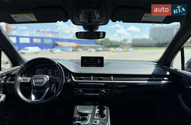 Внедорожник / Кроссовер Audi Q7 2016 в 