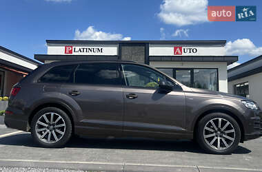 Внедорожник / Кроссовер Audi Q7 2017 в 