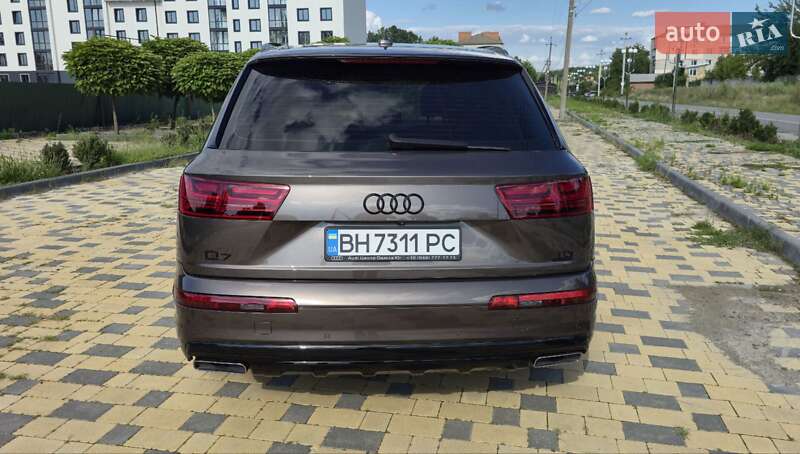Позашляховик / Кросовер Audi Q7 2016 в Вінниці