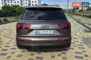Внедорожник / Кроссовер Audi Q7 2016 в 