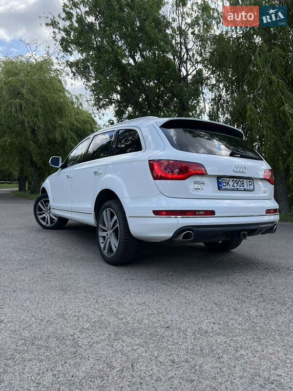 Внедорожник / Кроссовер Audi Q7 2014 в Ровно